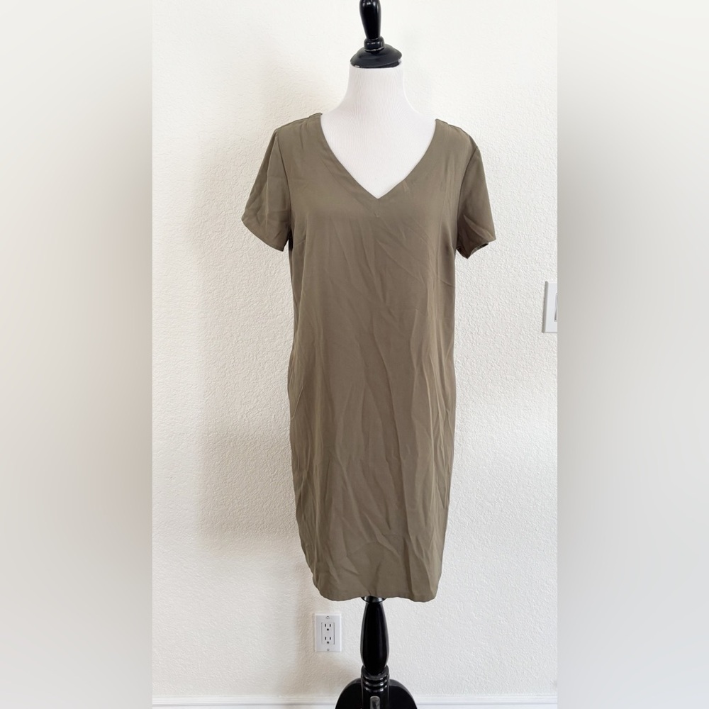 Apt. 9 Shift Dress‎ Large Olive Green V-Neck Short Sleeve Pockets